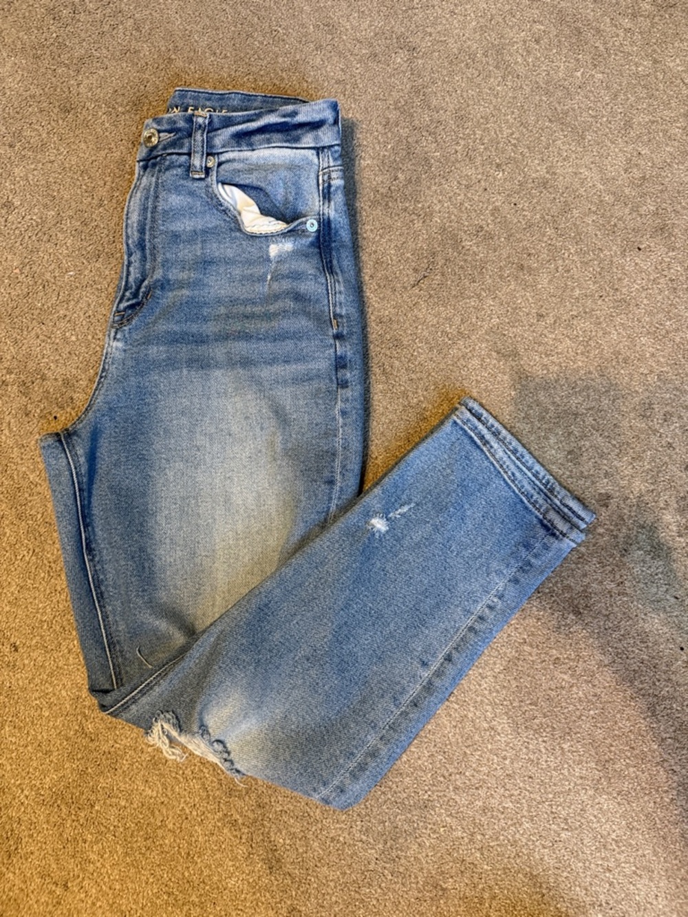 American Eagle Light Wash High Waisted Distressed Curvy Mom Jeans Size 2 Short